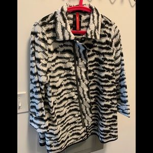 Collared 3/4 cuffed sleeve jacket